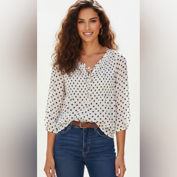 Melissa Paige Tops - Melissa Paige Black and White Polka Dot Blouse Size LP. Excellent condition